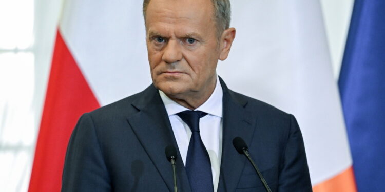 Il premier Tusk: 'Consultazione urgente a livello Ue'