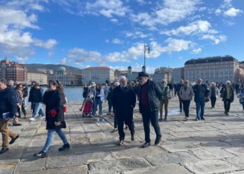 Domenica in sinagoga una cerimonia per le vittime aperta a tutti