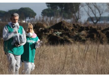 Tecnico Arpac: "a cinque metri amianto e fanghi di depurazione"