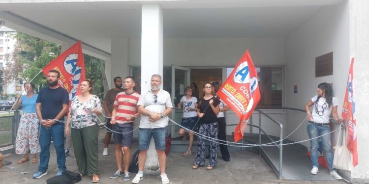 Continua la protesta contro l'algoritmo delle nomine