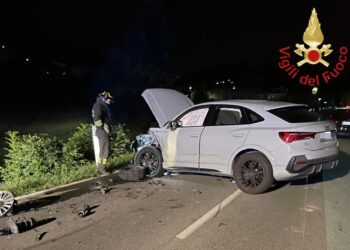 Erba, incidente stradale. Intervento dei vigili del fuoco