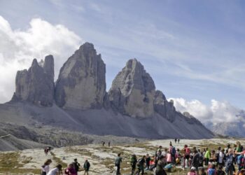 Il corpo recuperato dal Soccorso alpino