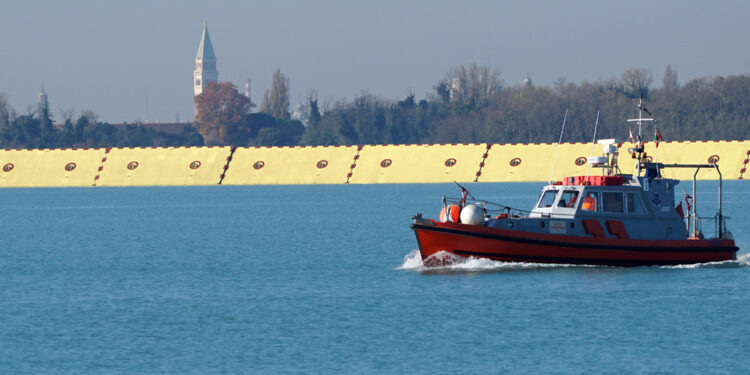 Picco dell'acqua alle 11.15