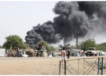 L'area bombardata è vicina ad un campo delle forze paramilitari