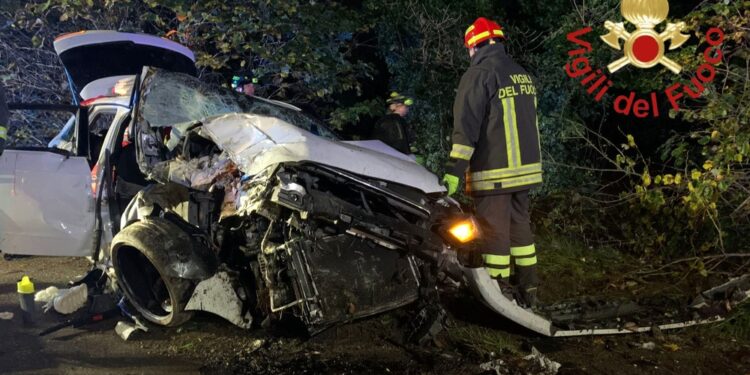 L'incidente nella notte in provincia di Como