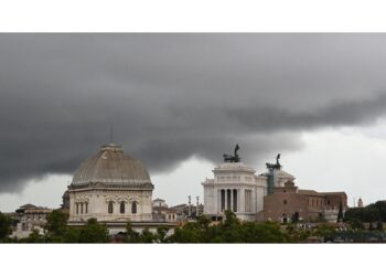 Forte ciclone si sposterà entro domani dal Tirreno all'Adriatico