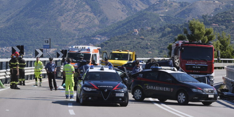 Due di loro operati. Morti i genitori di origine tunisina