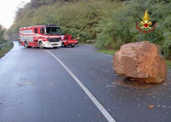 Voragine nell'asfalto a Tovo San Giacomo