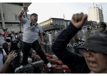 Manifestanti chiedono a governo misure contro crimine dilagante