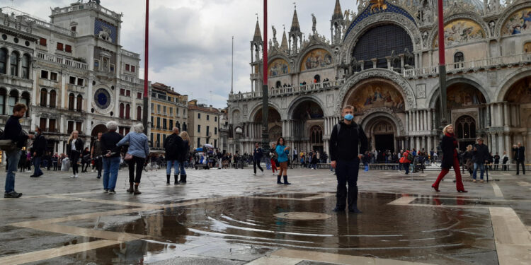 (V. 'Attivato Mose a Venezia