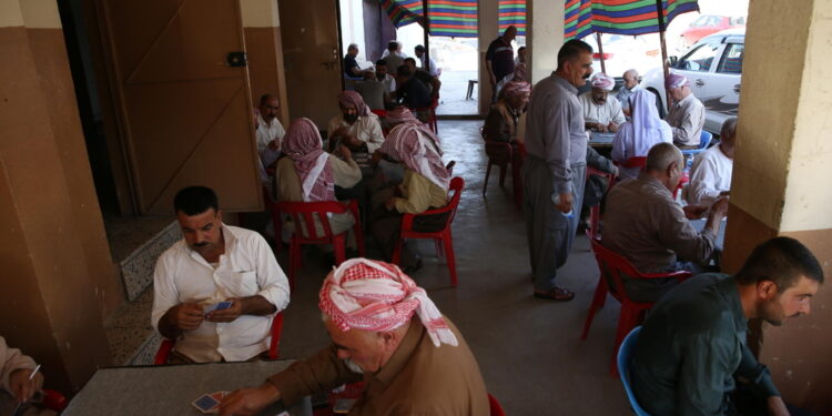 Militanti di un movimento yazidi