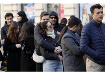 Con il 98% delle sezioni scrutinate appena 744 voti di scarto