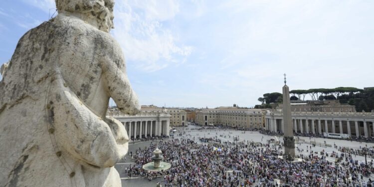 Per quattro anni. Vaticano