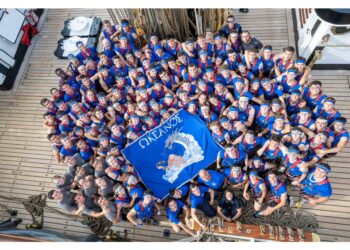 Gli allievi lasciano la nave scuola