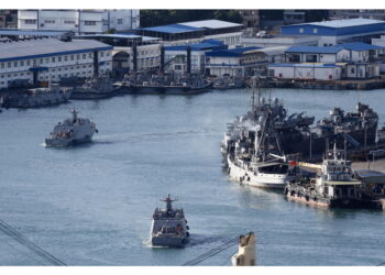 Decollati aerei da caccia intorno a isola Yonaguni