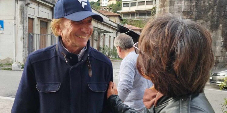 Emerson Fittipaldi in via Borgovico a Como