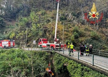 Montemezzo 67enne nel canyon