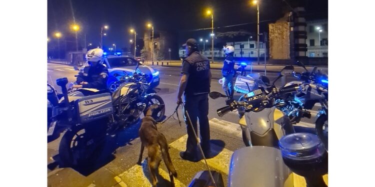 Ragazza era salita pensando fosse il taxi