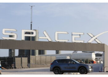 SpaceX rinuncia al rientro alla base di lancio