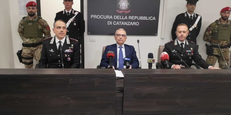 Rapporti corruttivi con due carabinieri per controlli blandi