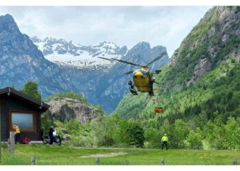 Sul posto è stato inviato l'elisoccorso