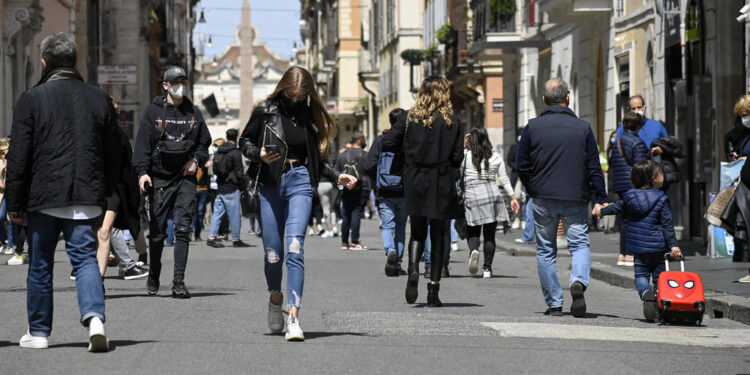 Sul posto agenti della Polizia Locale