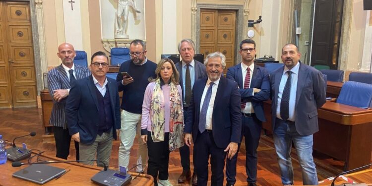 Per protesta contro la pessima gestione dell'emergenza