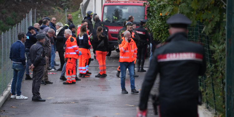 Corpo vittima 18enne sbalzato a decine di metri da luogo scoppio