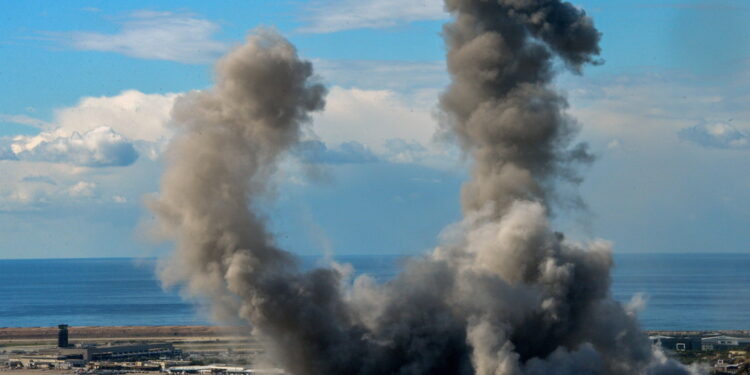 L'Idf continua a bombardare Beirut