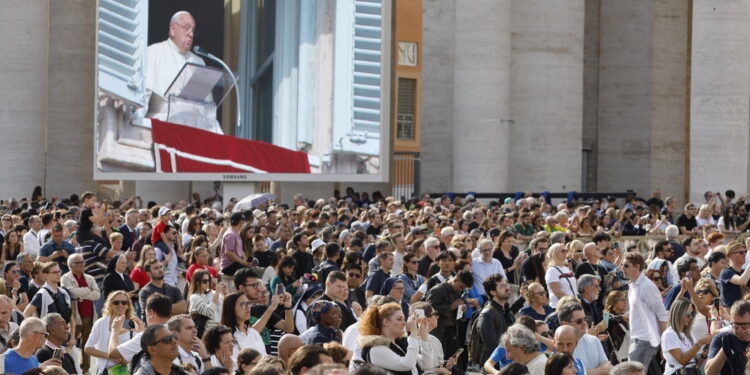 Nuovo appello per la pace all'Angelus