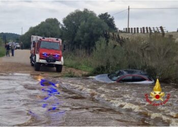 Auto recuperata dai sommozzatori dei vigili del fuoco