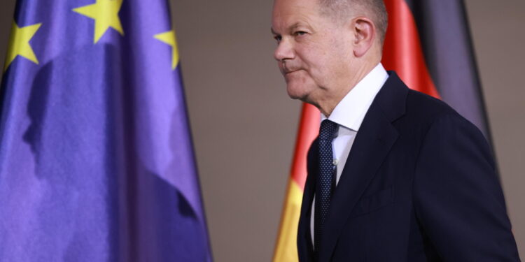 Scholz intendeva chiederla al Parlamento a metà gennaio