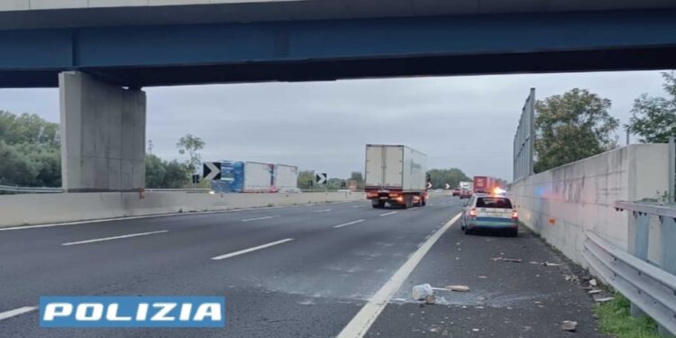 Il lancio sull'autostrada nel tratto del comune di Capua