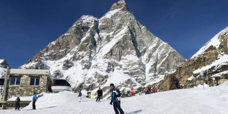 Dal 6 dicembre impianti attivi anche a Pila e nel Monterosa ski