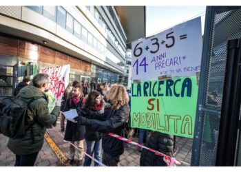 Analoga protesta al palazzo delle facoltà umanistiche