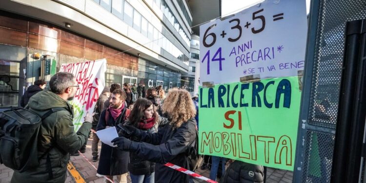 Analoga protesta al palazzo delle facoltà umanistiche