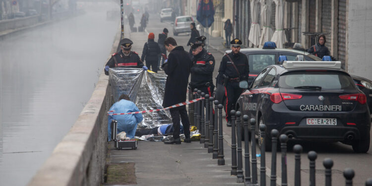 Si attende l'esame autoptico dopo il ritrovamento nel Naviglio