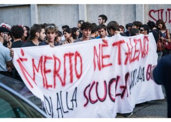 Studenti protestavano per modifica orario ricreazione