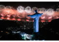 Attesa per lo spettacolo di fuochi d'artificio a Rio de Janeiro