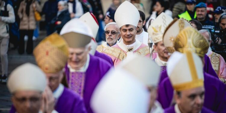 L'arcivescovo di Torino: "Dobbiamo re-imparare a condividere"