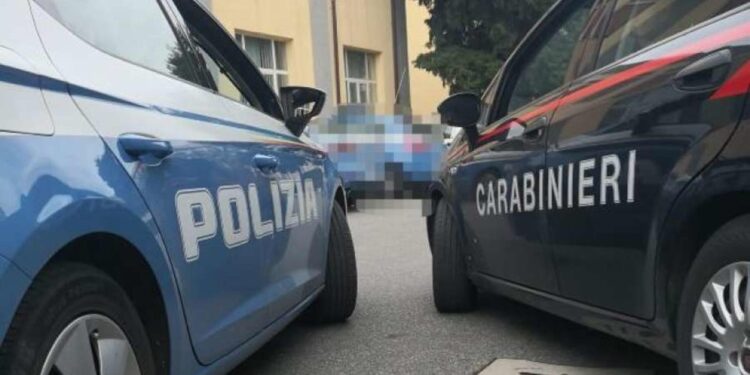 Operazione dei carabinieri e della Digos