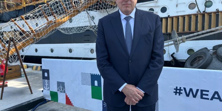 Ministro Difesa ad Abu Dhabi in visita al Villaggio Italia