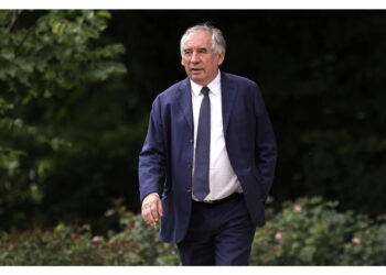 Bayrou ancora a colloquio con Macron all'Eliseo