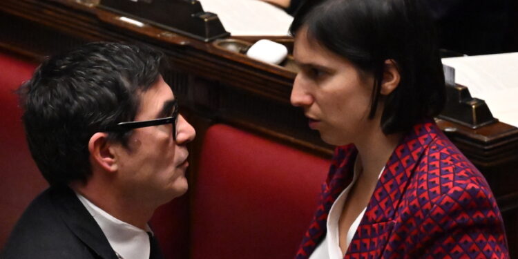 'Maggioranza umiliata e Parlamento silenziato'