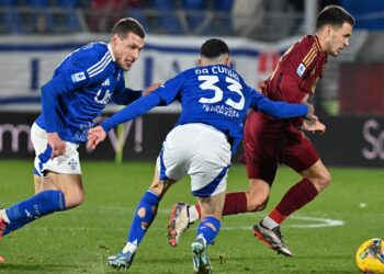 Una fase di Como-Roma, vinta dai lariani per 2-0 (foto Roberto Colombo)