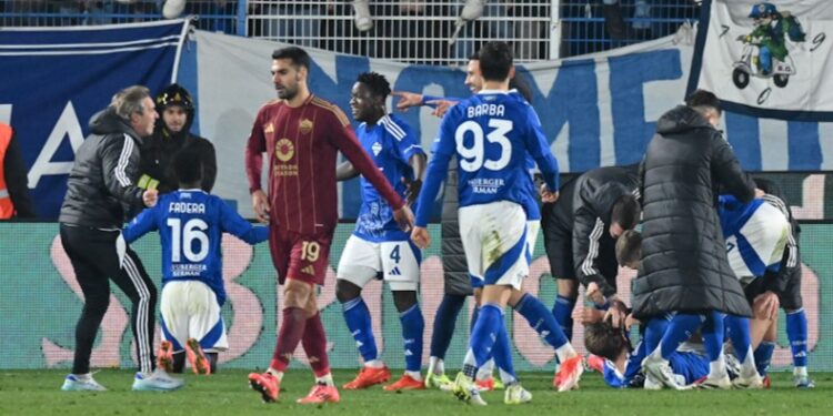 L'esultanza degli azzurri. Al centro, Ben Lhassine Kone (foto Roberto Colombo)