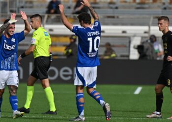 Antonio Giua al Sinigaglia per Como-Verona (foto Roberto Colombo)