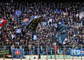 I tifosi del Como a San siro (foto Roberto Colombo)