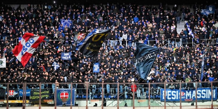 I tifosi del Como a San siro (foto Roberto Colombo)