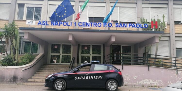 Aggredita forse per motivi legati all'attesa. Denunciata 57enne